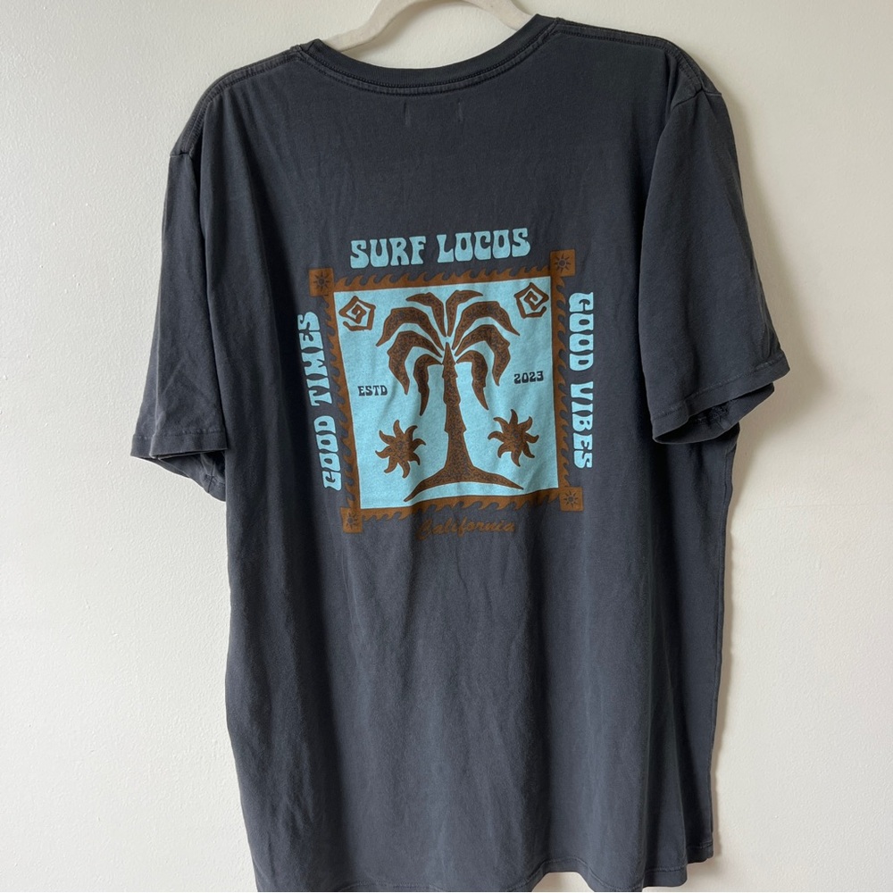 Surf locos tee